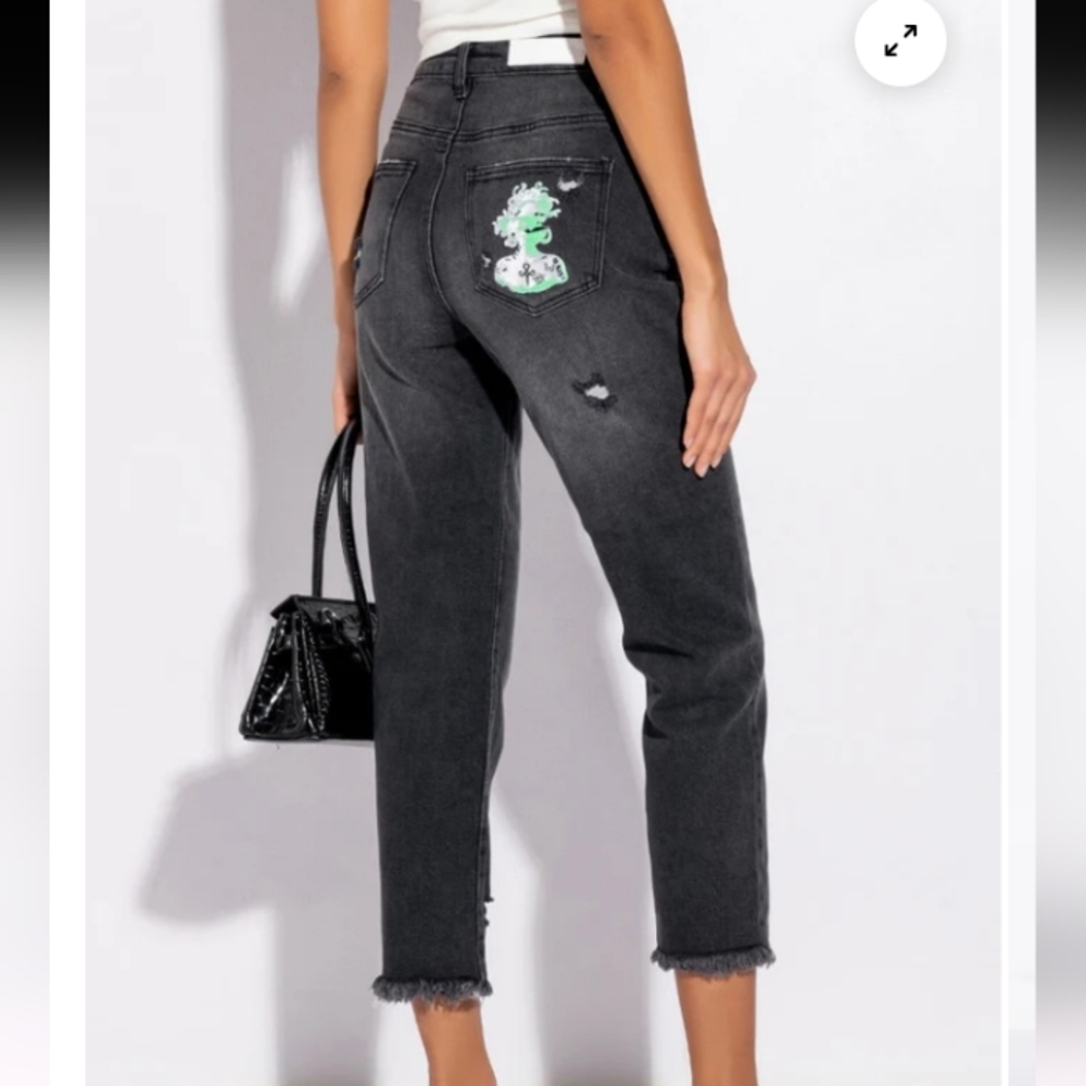 AKIRA Legend Has It High Rise Relaxed Fit Distressed Medusa Pocket Jean 25